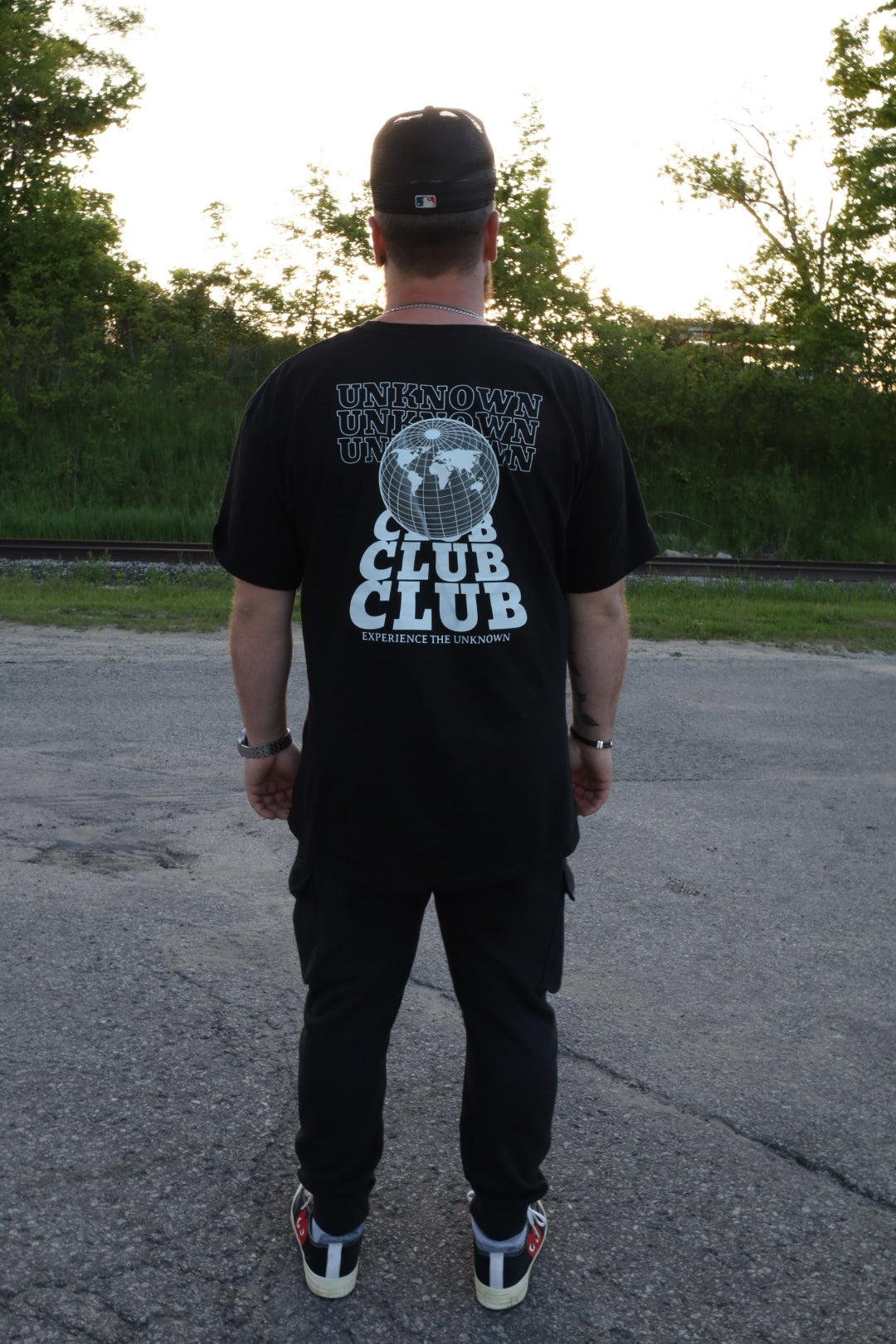 Globe Tee